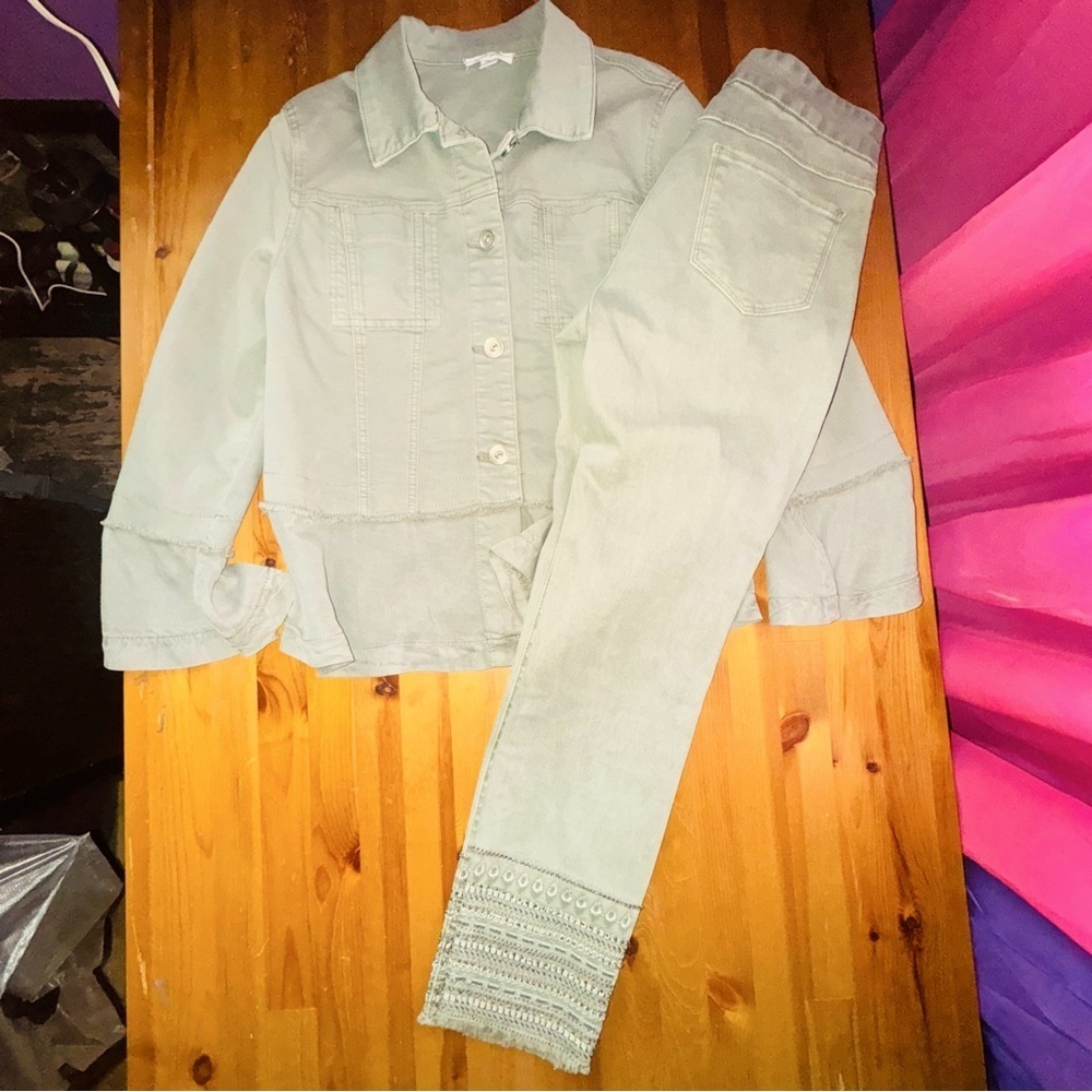 Tribal jeans outfit